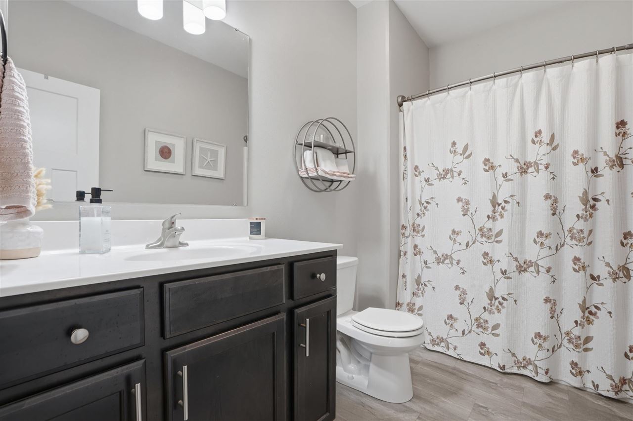 8 Holiday Ridge Lane Coralville IA 52241
