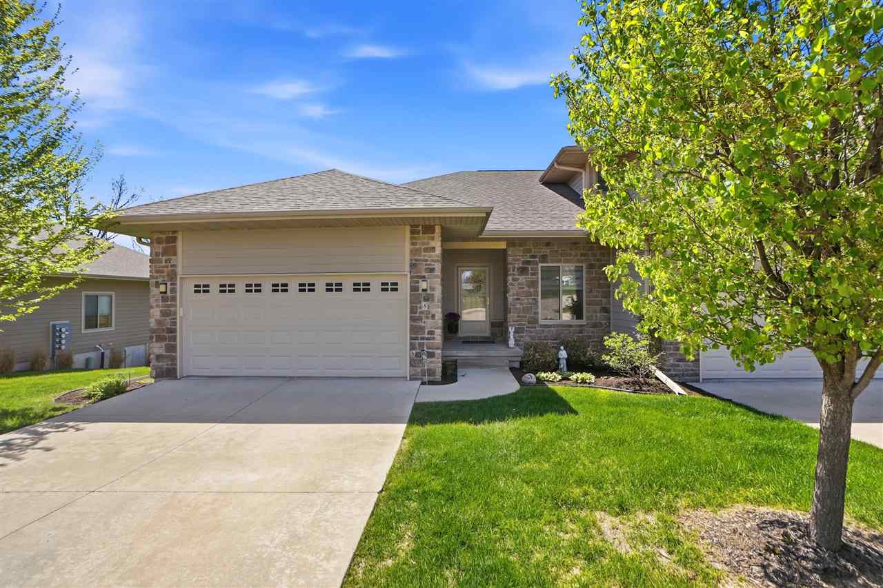 8 Holiday Ridge Lane Coralville IA 52241