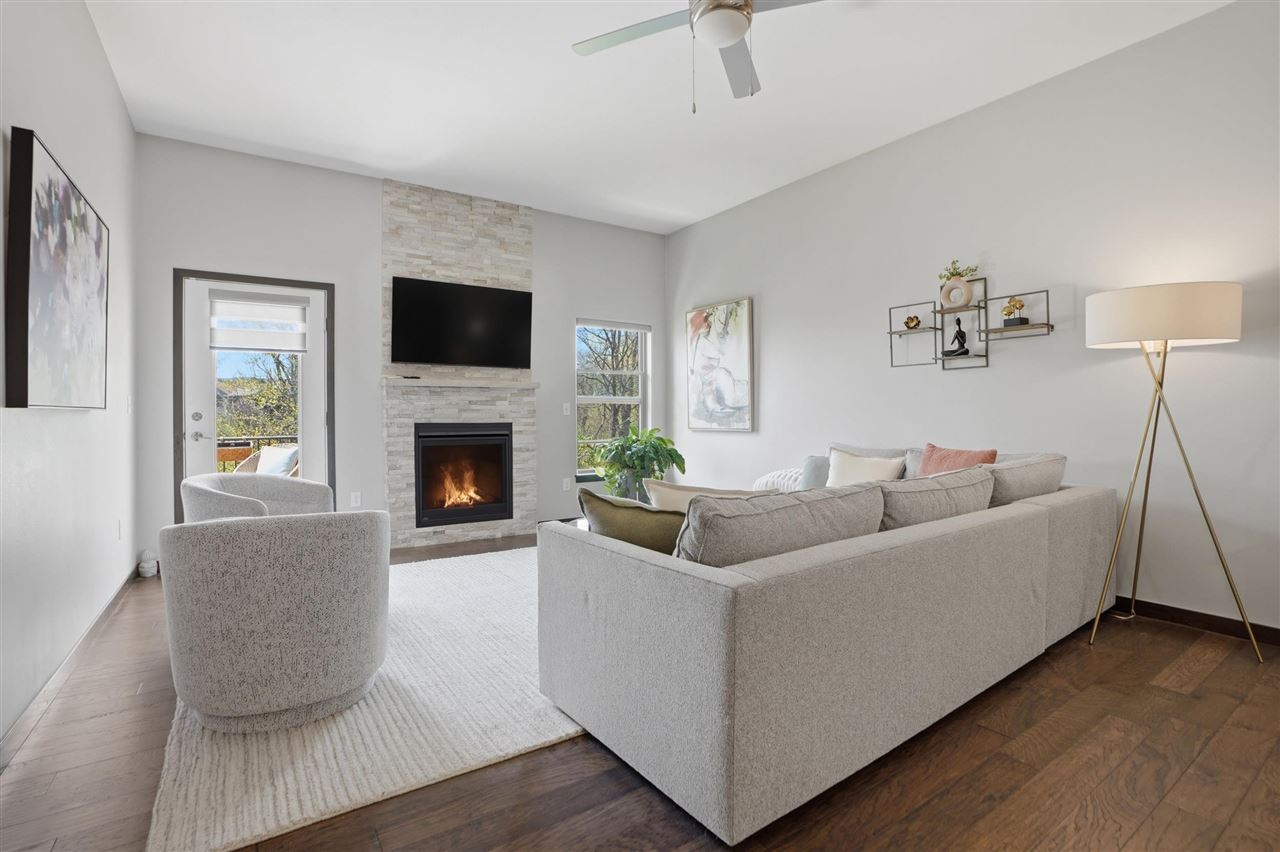 8 Holiday Ridge Lane Coralville IA 52241