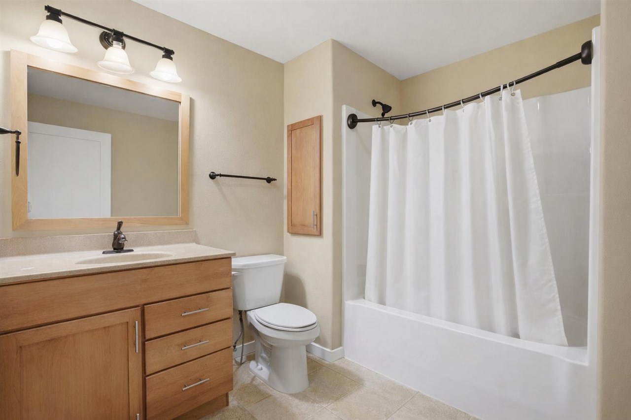 843 Quarry Road Coralville IA 52241