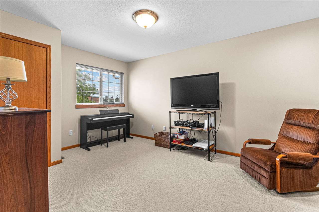 30 E Weston Drive North Liberty IA 52317