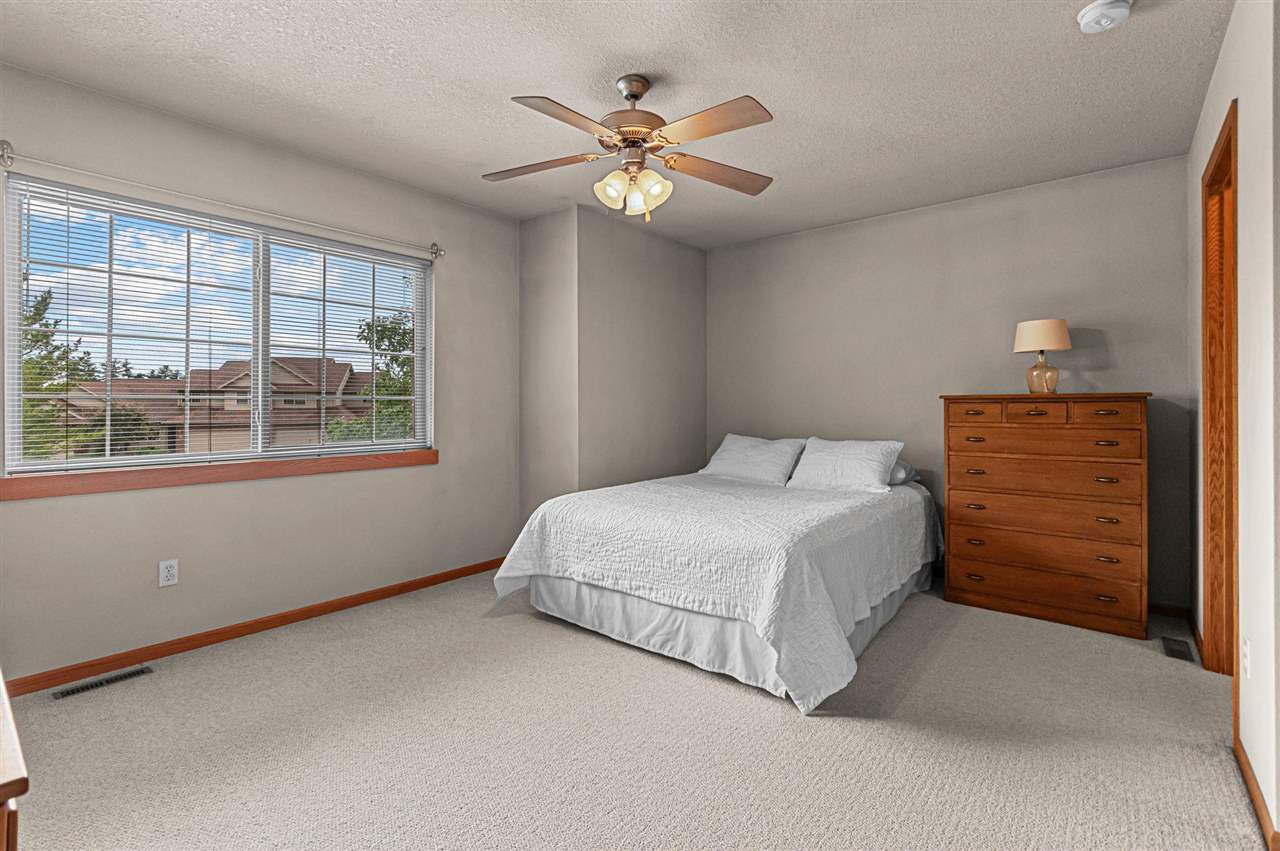 30 E Weston Drive North Liberty IA 52317