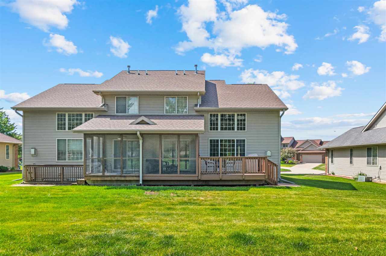 30 E Weston Drive North Liberty IA 52317