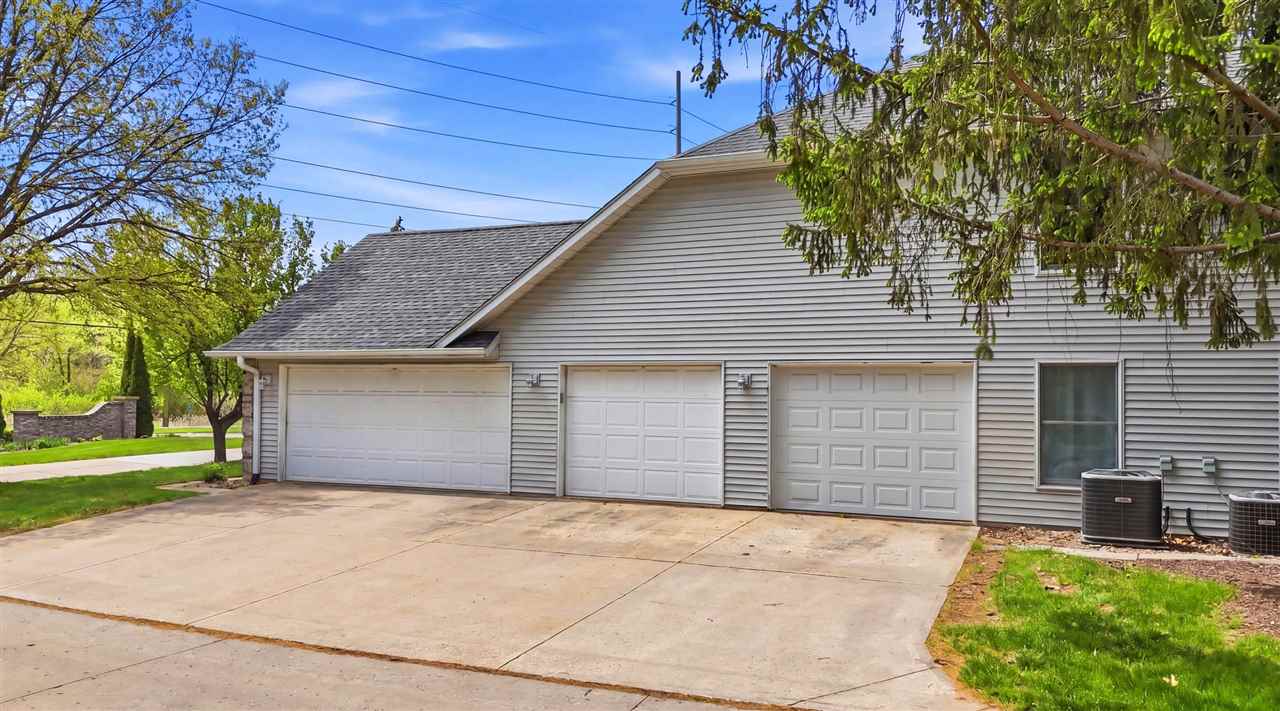 2303 Willowbrooke Lane Iowa City IA 52246