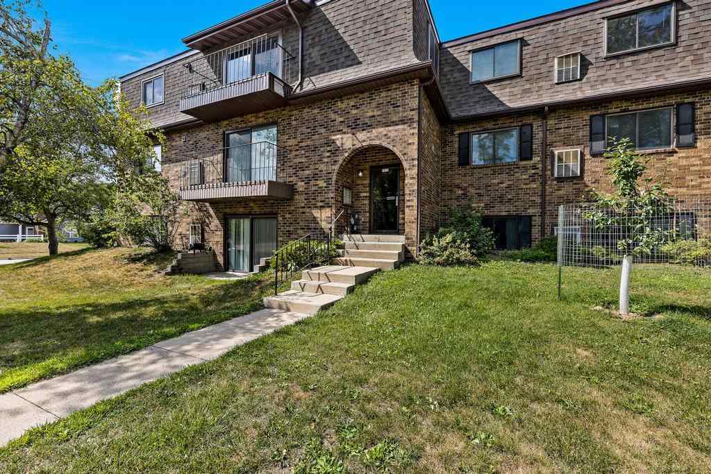 1013 Woodland Heights Court Cedar Rapids IA 52403
