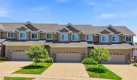 2233 E Grantview Drive Coralville IA 52241