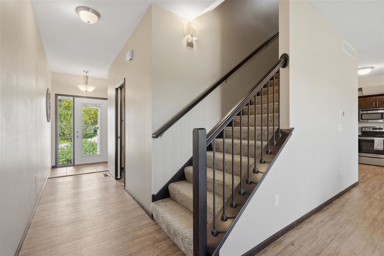 2233 E Grantview Drive Coralville IA 52241