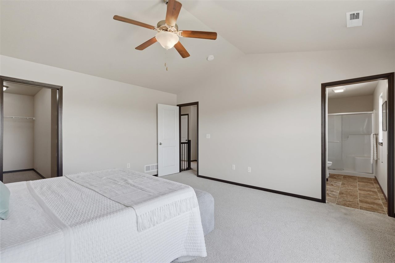 2233 E Grantview Drive Coralville IA 52241