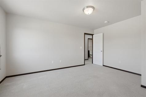 2233 E Grantview Drive Coralville IA 52241