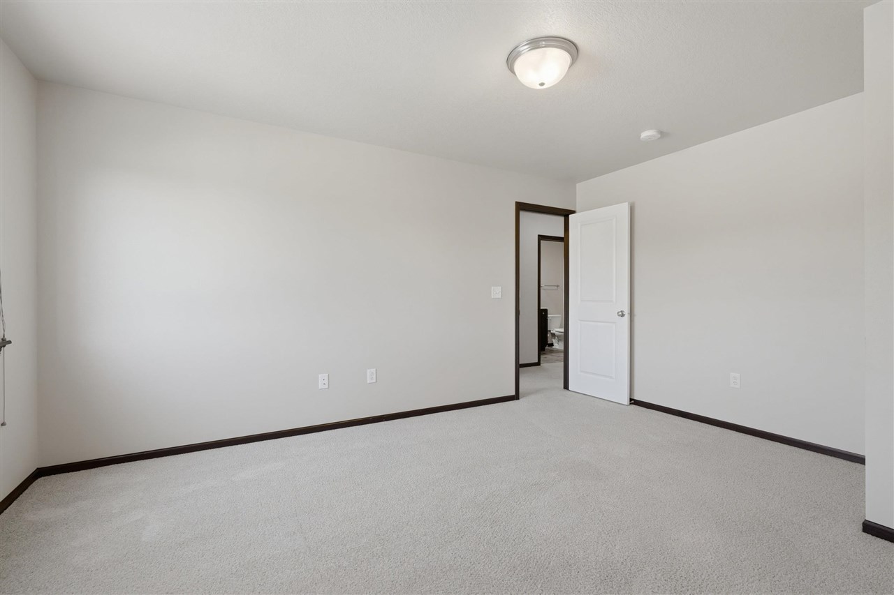 2233 E Grantview Drive Coralville IA 52241