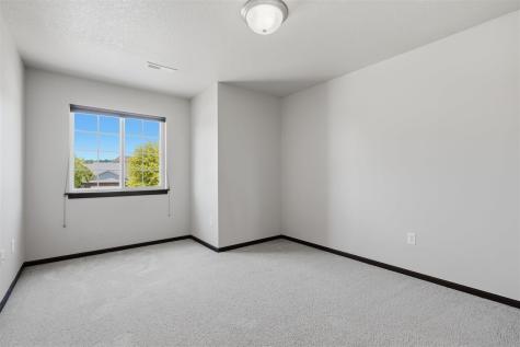 2233 E Grantview Drive Coralville IA 52241