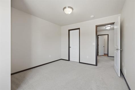 2233 E Grantview Drive Coralville IA 52241