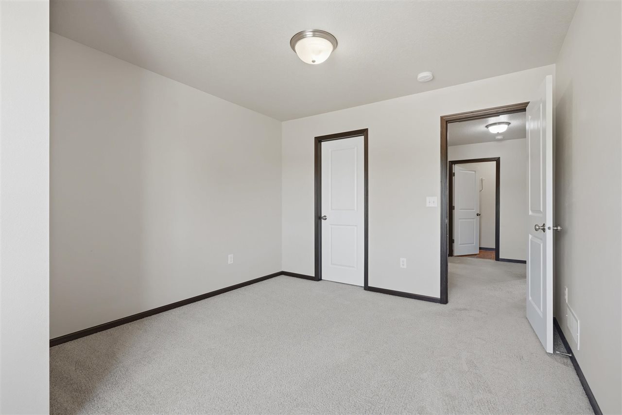 2233 E Grantview Drive Coralville IA 52241