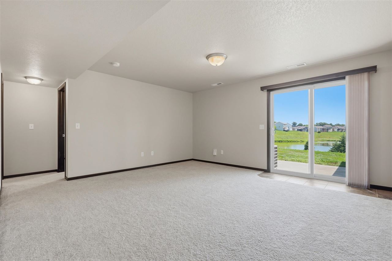 2233 E Grantview Drive Coralville IA 52241