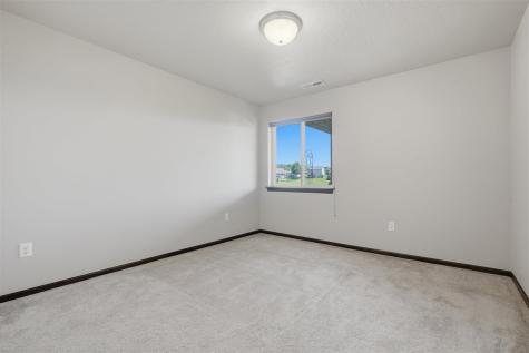 2233 E Grantview Drive Coralville IA 52241