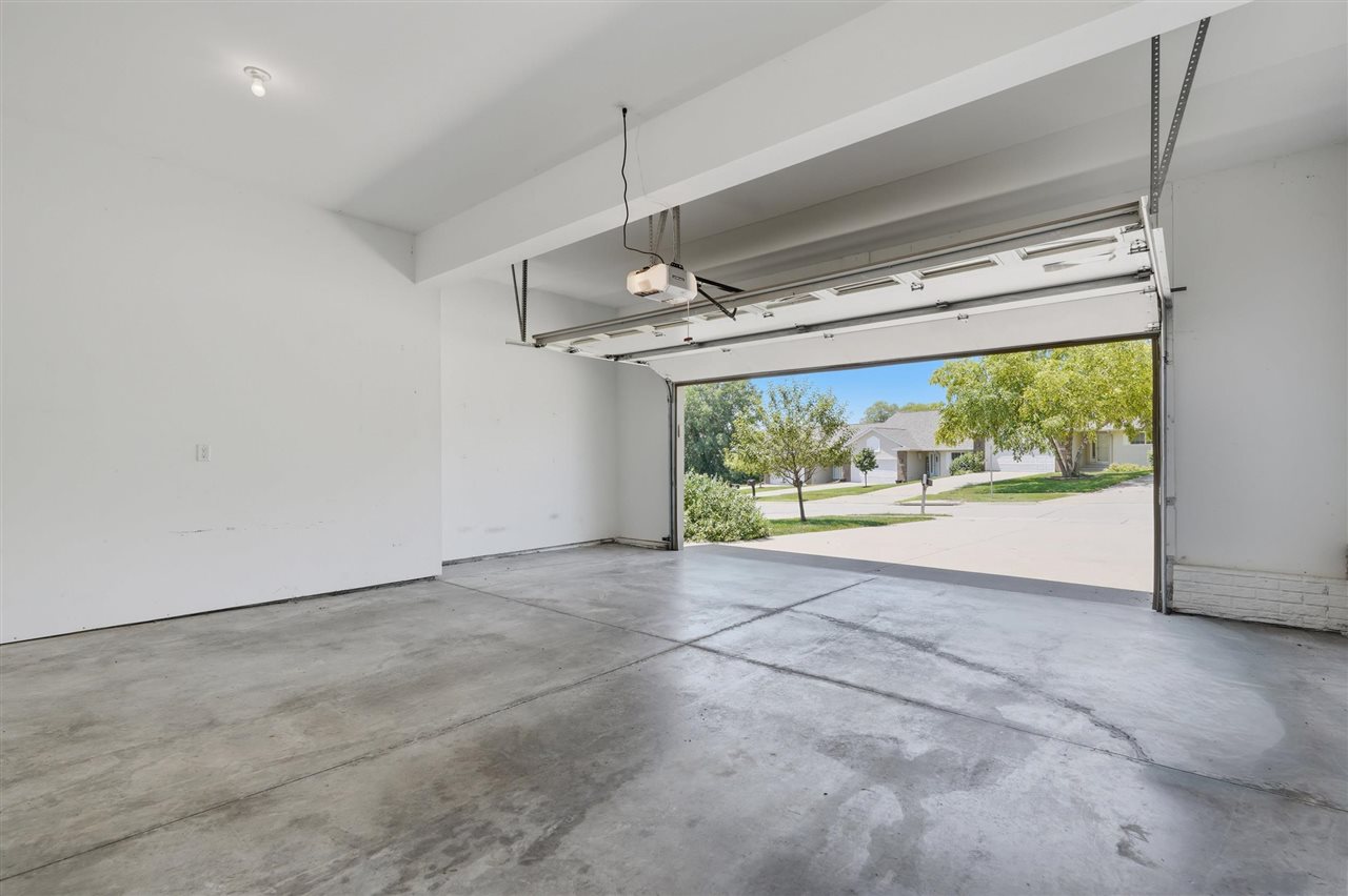 2233 E Grantview Drive Coralville IA 52241