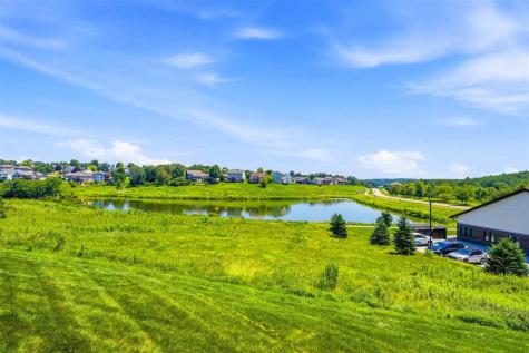 2233 E Grantview Drive Coralville IA 52241