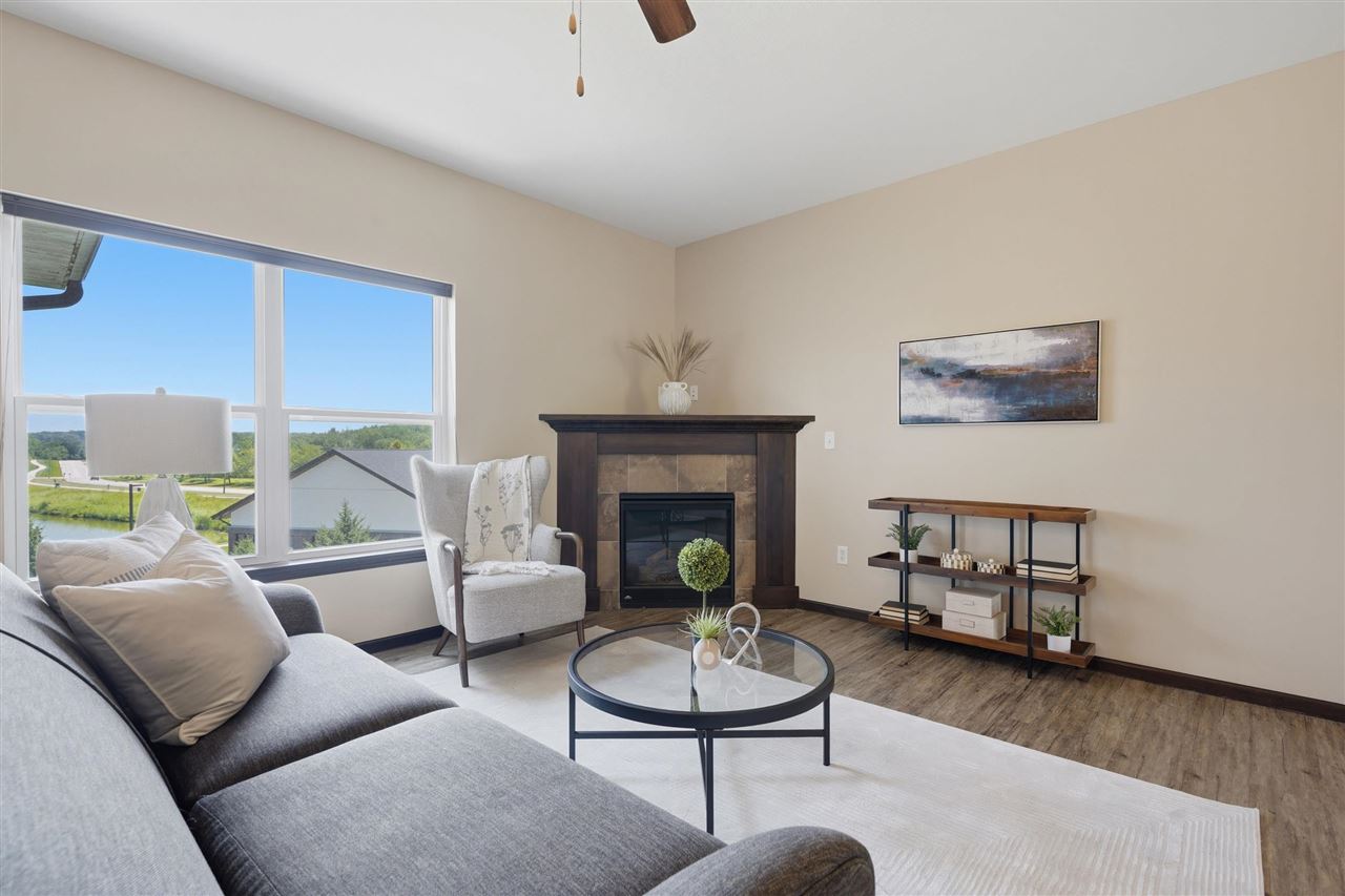2233 E Grantview Drive Coralville IA 52241