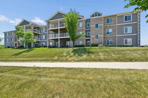 2871 Spring Rose Circle Coralville IA 52241