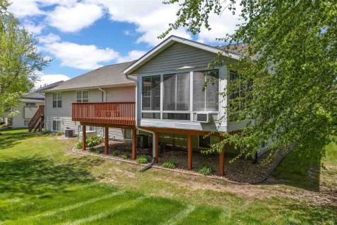 6620 Waterview Drive SW Cedar Rapids IA 52404