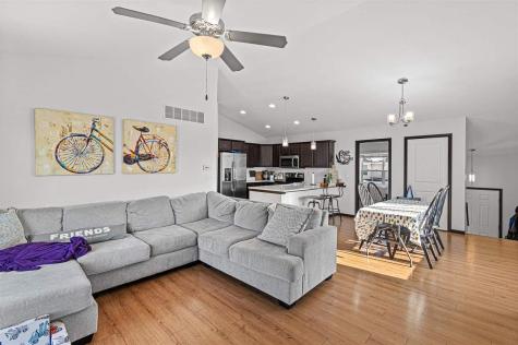346 Cypress Court Solon IA 52333