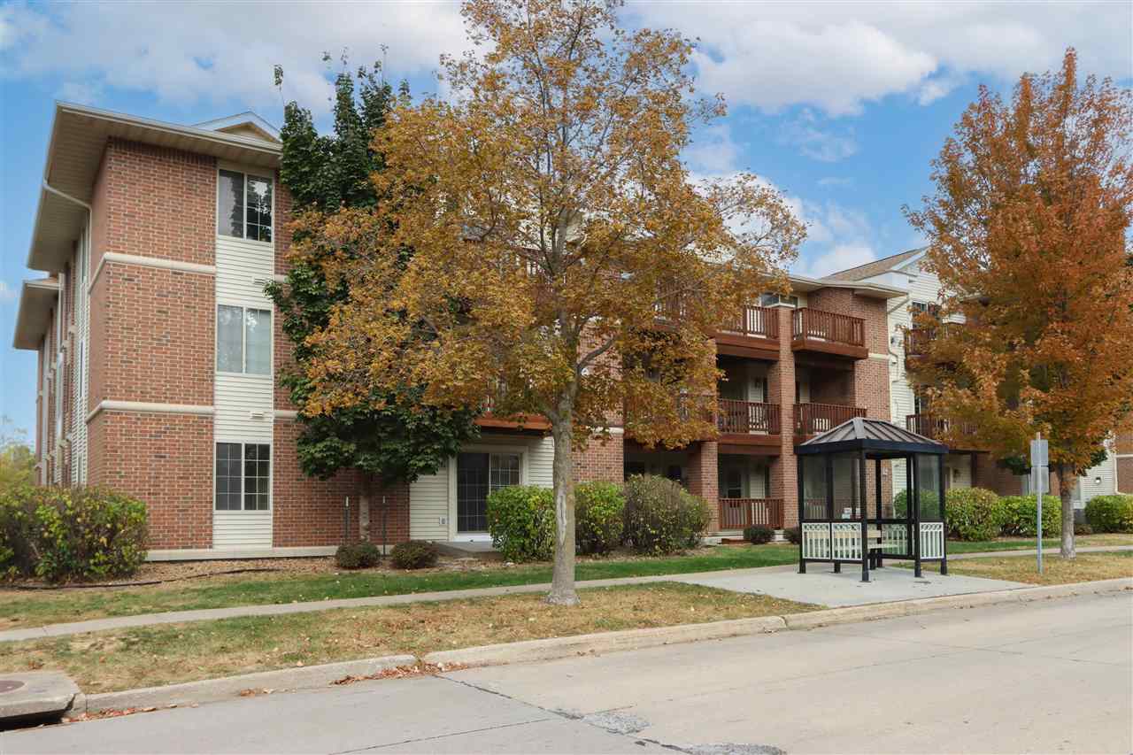 458 West Side Drive Iowa City IA 52246