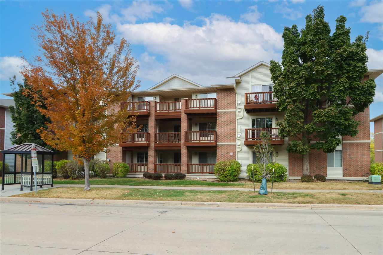 458 West Side Drive Iowa City IA 52246