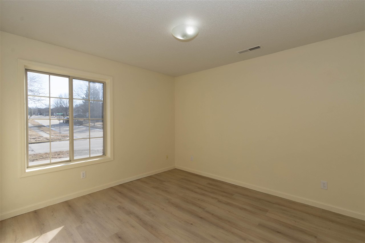 458 West Side Drive Iowa City IA 52246
