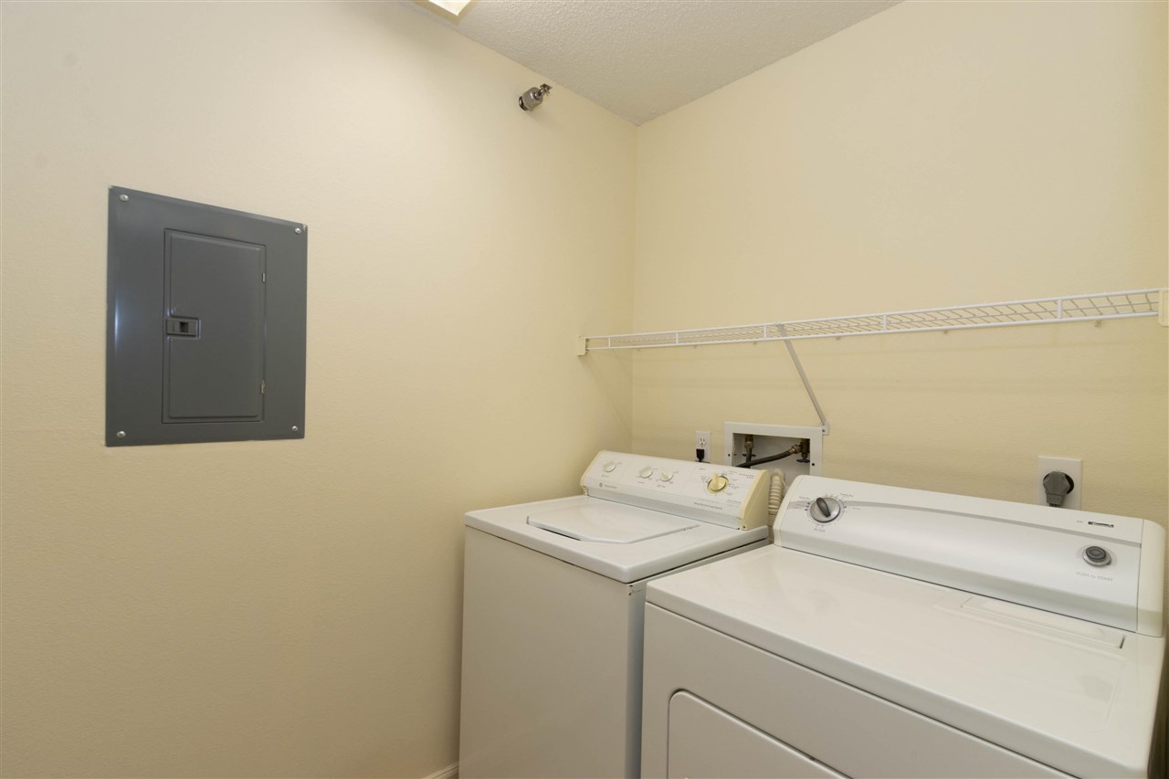 458 West Side Drive Iowa City IA 52246