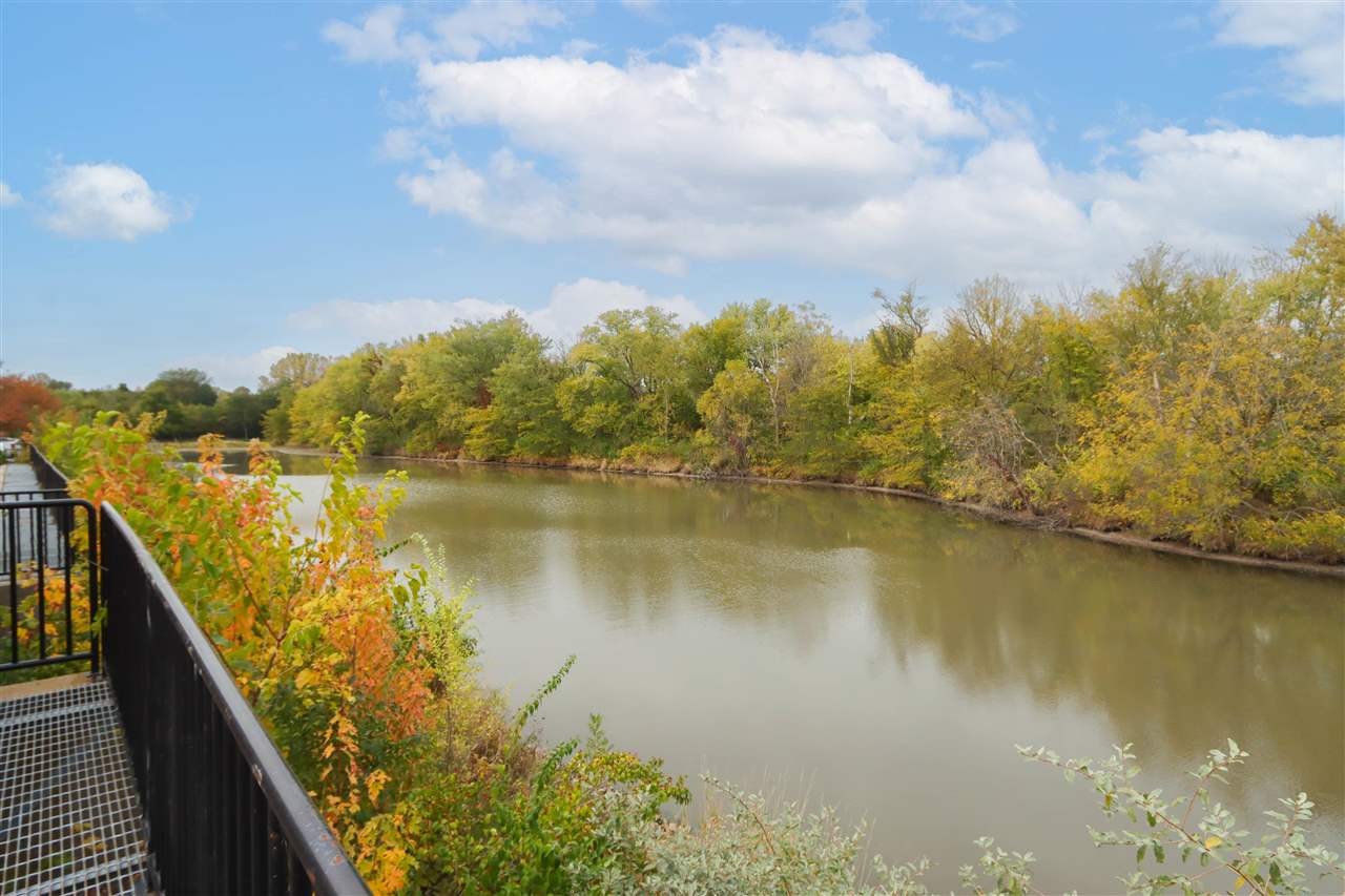 458 West Side Drive Iowa City IA 52246