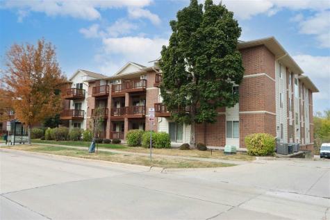 458 West Side Drive Iowa City IA 52246