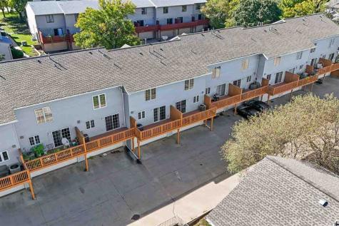 264 West Side Drive Iowa City IA 52246