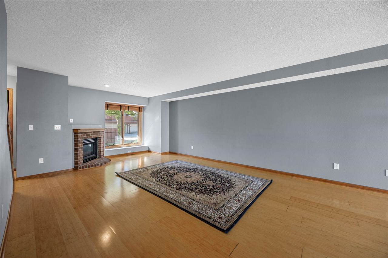 264 West Side Drive Iowa City IA 52246
