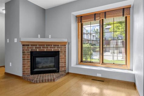 264 West Side Drive Iowa City IA 52246
