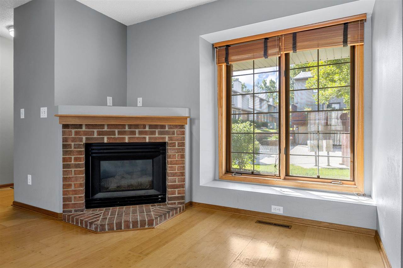 264 West Side Drive Iowa City IA 52246