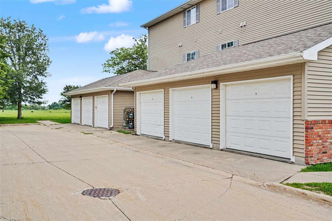 2824 Triple Crown Lane Iowa City IA 52340