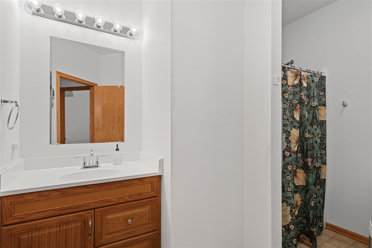 35 Colwyn Court Iowa City IA 52245