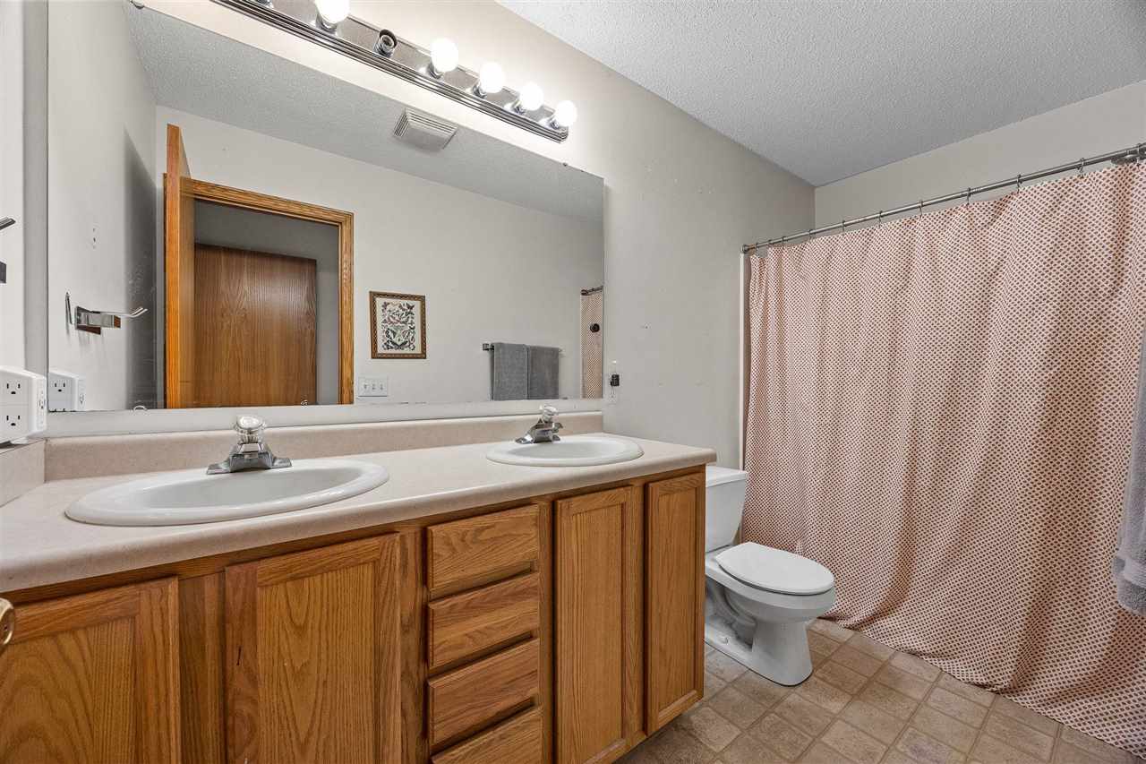 527 Penn Court North Liberty IA 52317