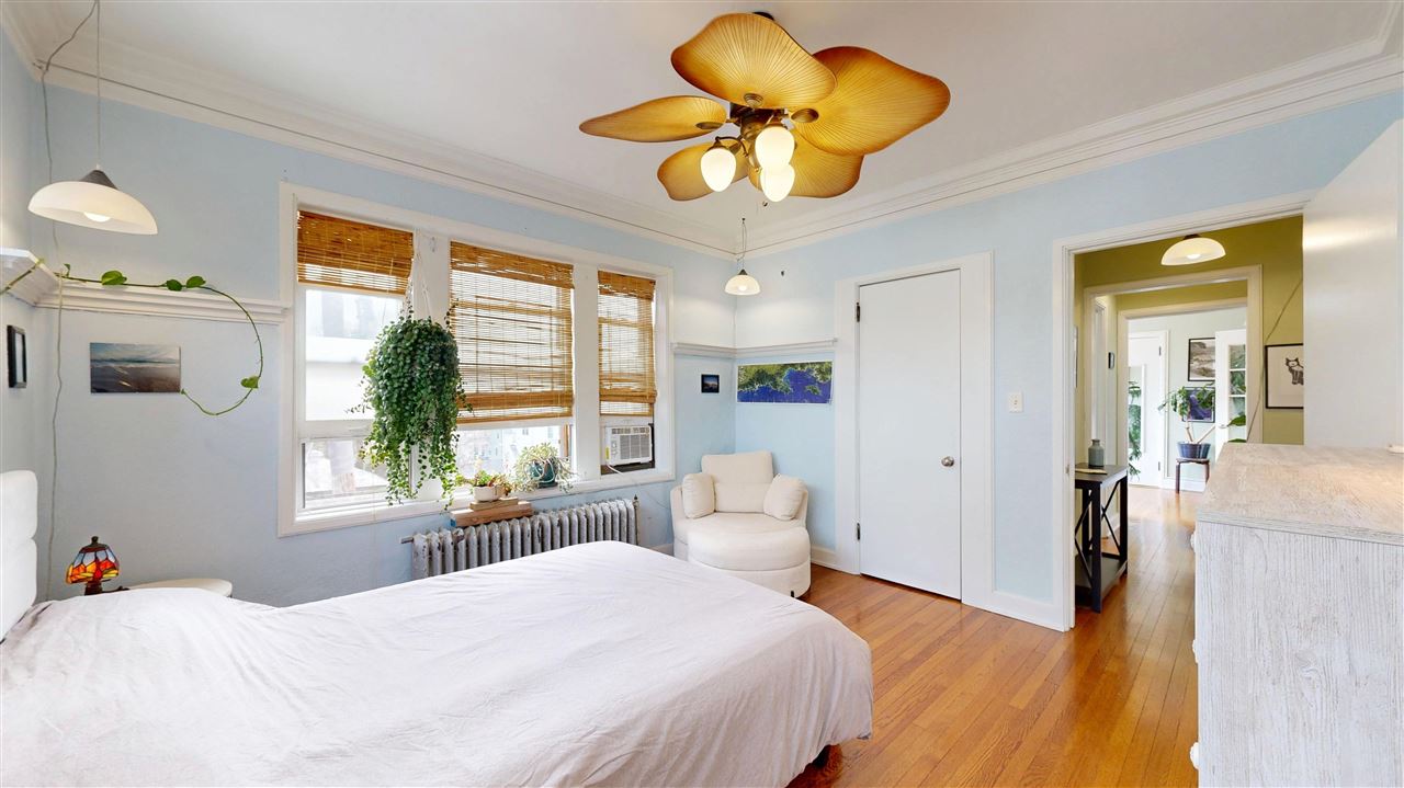 228 S Summit Iowa City IA 52240