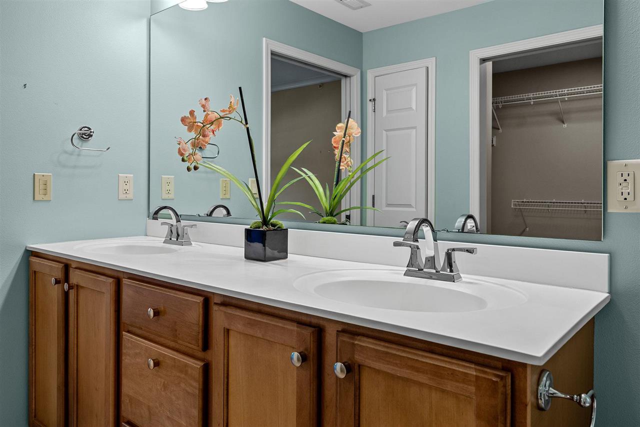 852 Foster Road Iowa City IA 52245