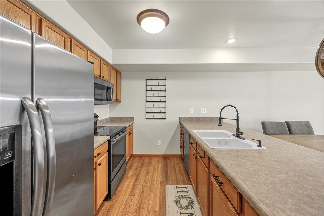 216 Camden Road Iowa City IA 52245
