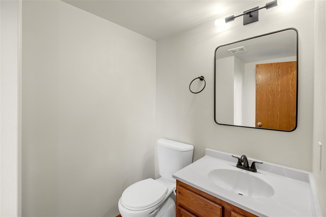 216 Camden Road Iowa City IA 52245
