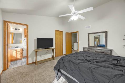 216 Camden Road Iowa City IA 52245