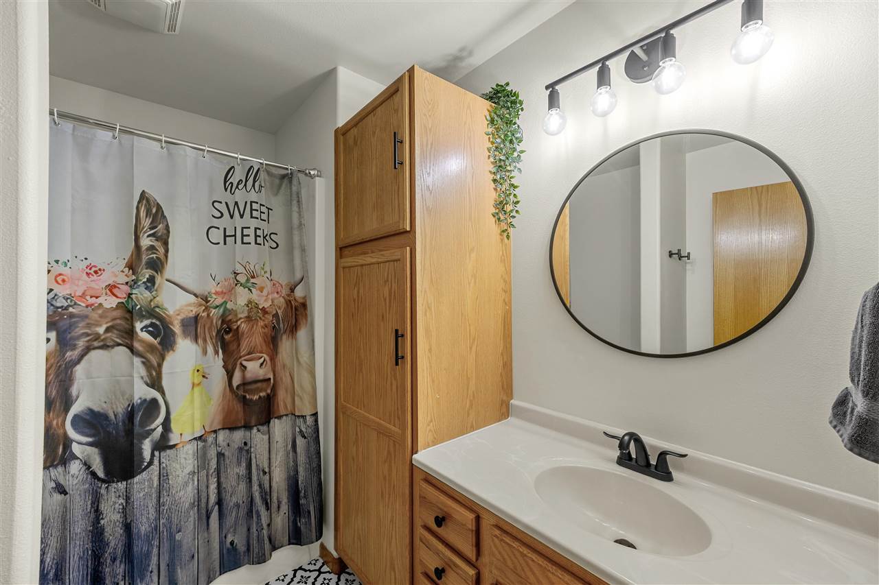 216 Camden Road Iowa City IA 52245