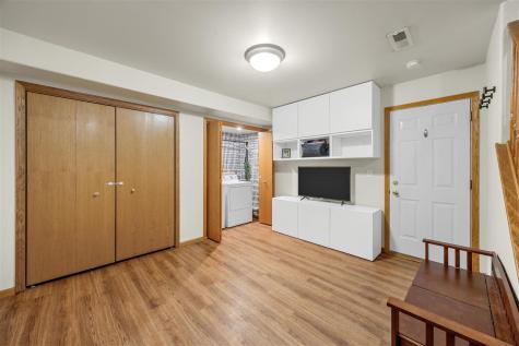 216 Camden Road Iowa City IA 52245