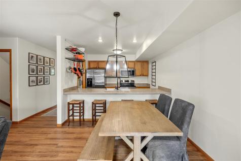216 Camden Road Iowa City IA 52245