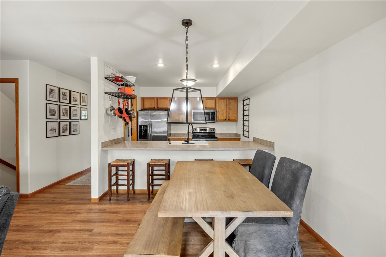 216 Camden Road Iowa City IA 52245