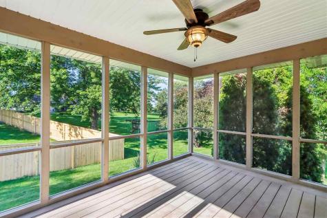 1020 Chatham Drive Williamsburg IA 52361