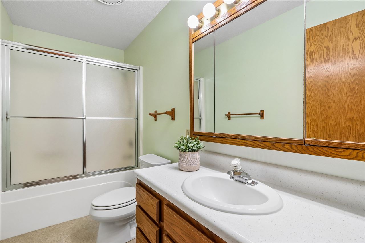 1020 Chatham Drive Williamsburg IA 52361
