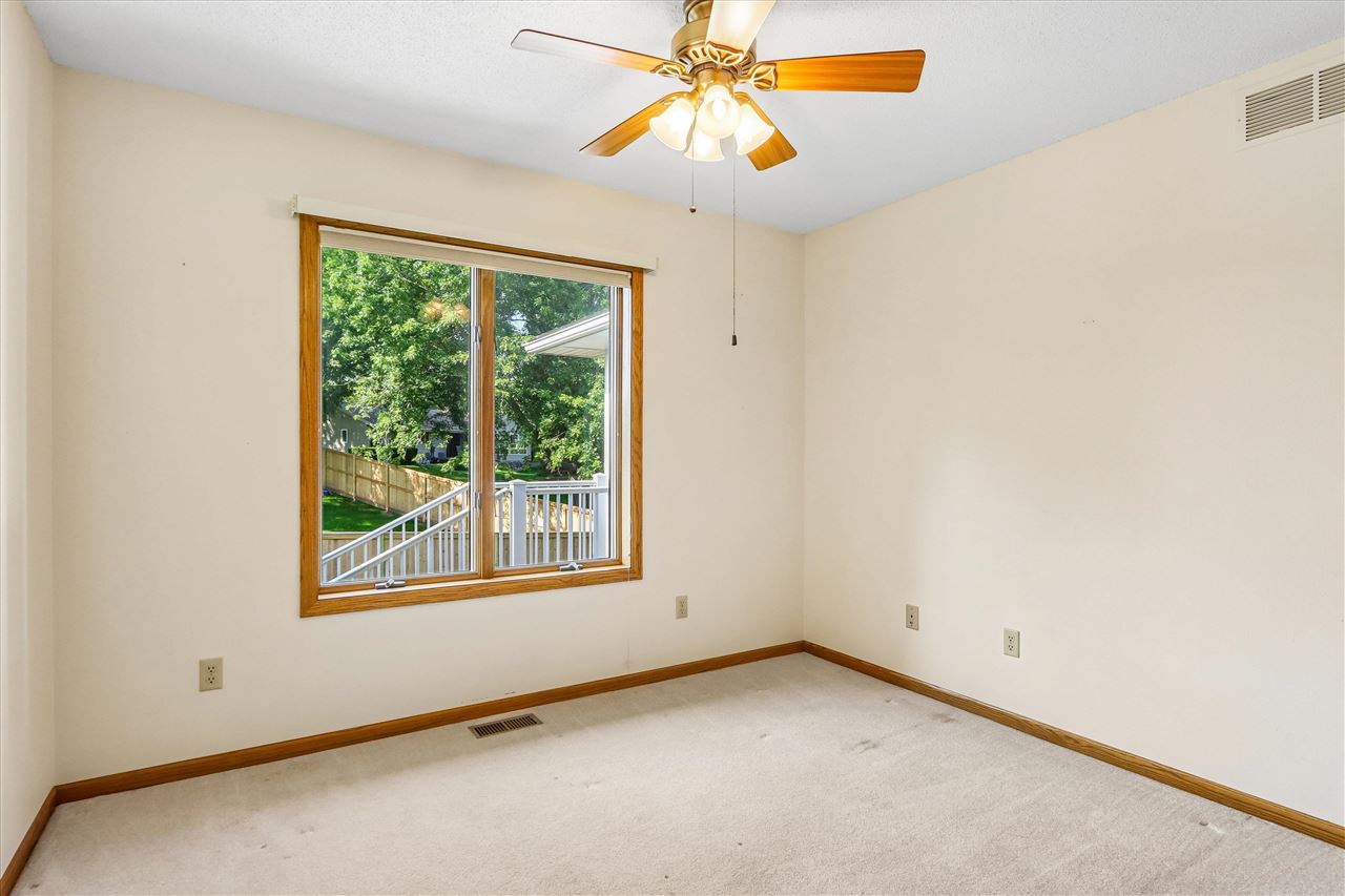 1020 Chatham Drive Williamsburg IA 52361